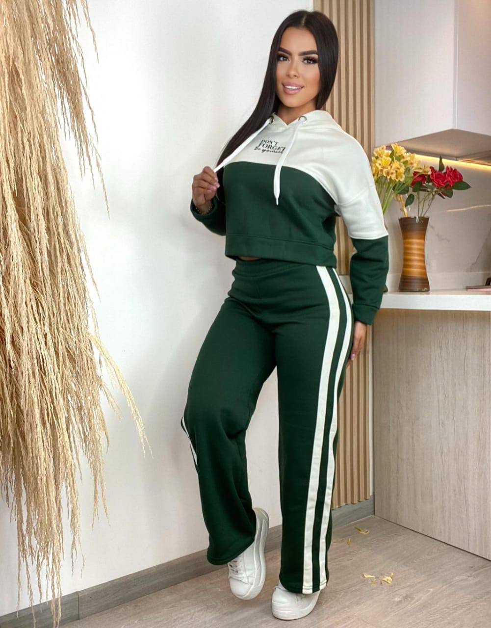 gid://shopify/MediaImage/24692652212318